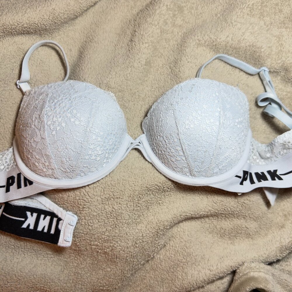 Victoria Secret (Pink) Baby Blue Bra Size 32C